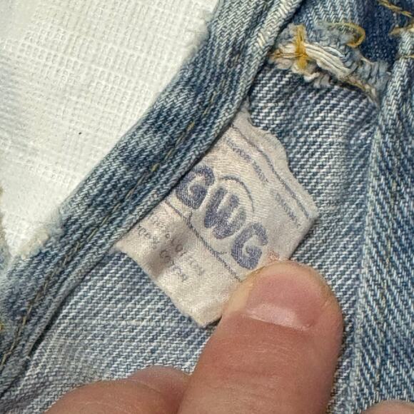 Vintage GWG Distressed Denim Overalls Flared Jeans Womens Size 32x32 Red Strap - Picture 5 of 14